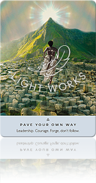 PAVE YOUR OWN WAY（自分の道を切り開く）