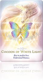 Cocoon of White Light（白い光の繭）